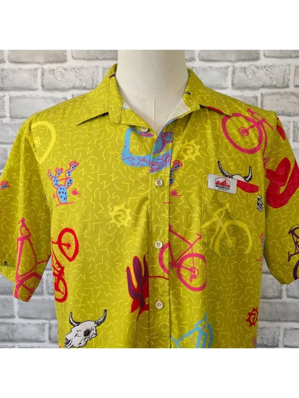 PSI Party Shirt International L Red Rock Desert Vaporwave Biker Party Shirt